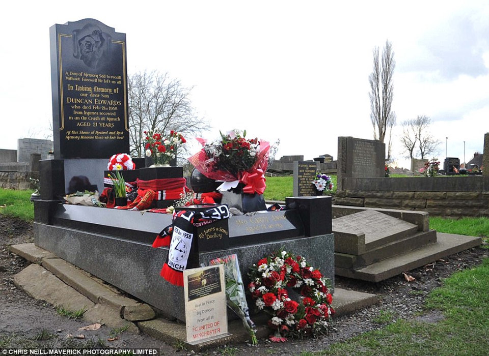 Mourinho, Pogba theo chân Sir Alex dự lễ tưởng niệm thảm họa Munich